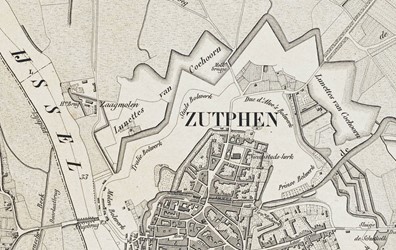 <p>Op deze kaart van Zutphen uit 1846 is goed te zien dat de vesting nog volledig intact is. Hier zou snel verandering in komen met de komst van de spoorwegen (RAZ beeldbank). </p>
